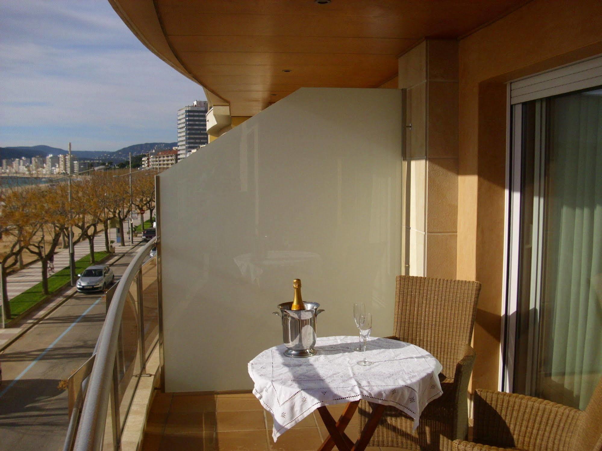 Edifici Llevant I Ponent Palamós Exterior foto